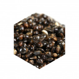 detail-uvareneho-konope-puknute-zrnka-s-bielym-klickom